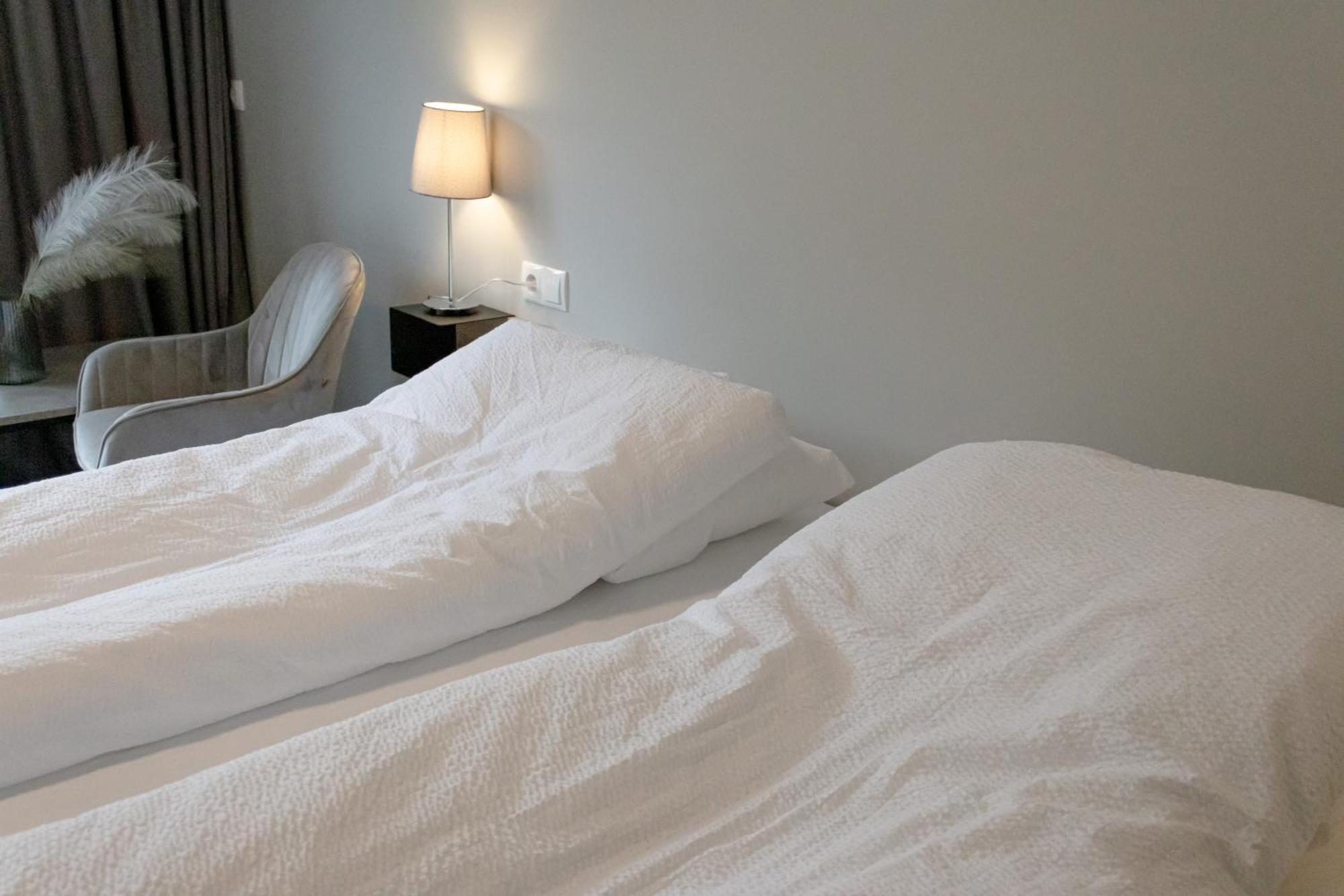 Urdartindur Guesthouse And Cottages Northurfjorthur Room photo