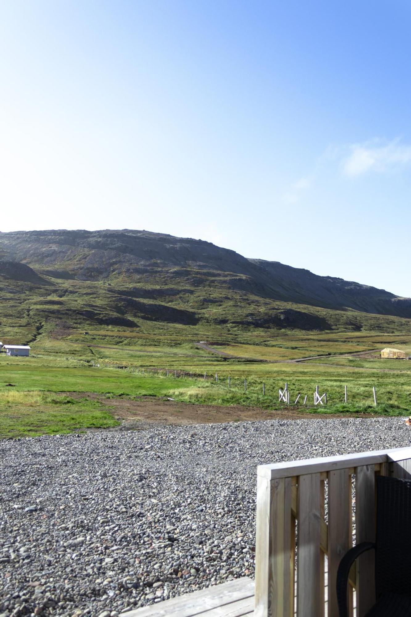 Urdartindur Guesthouse And Cottages Northurfjorthur Room photo