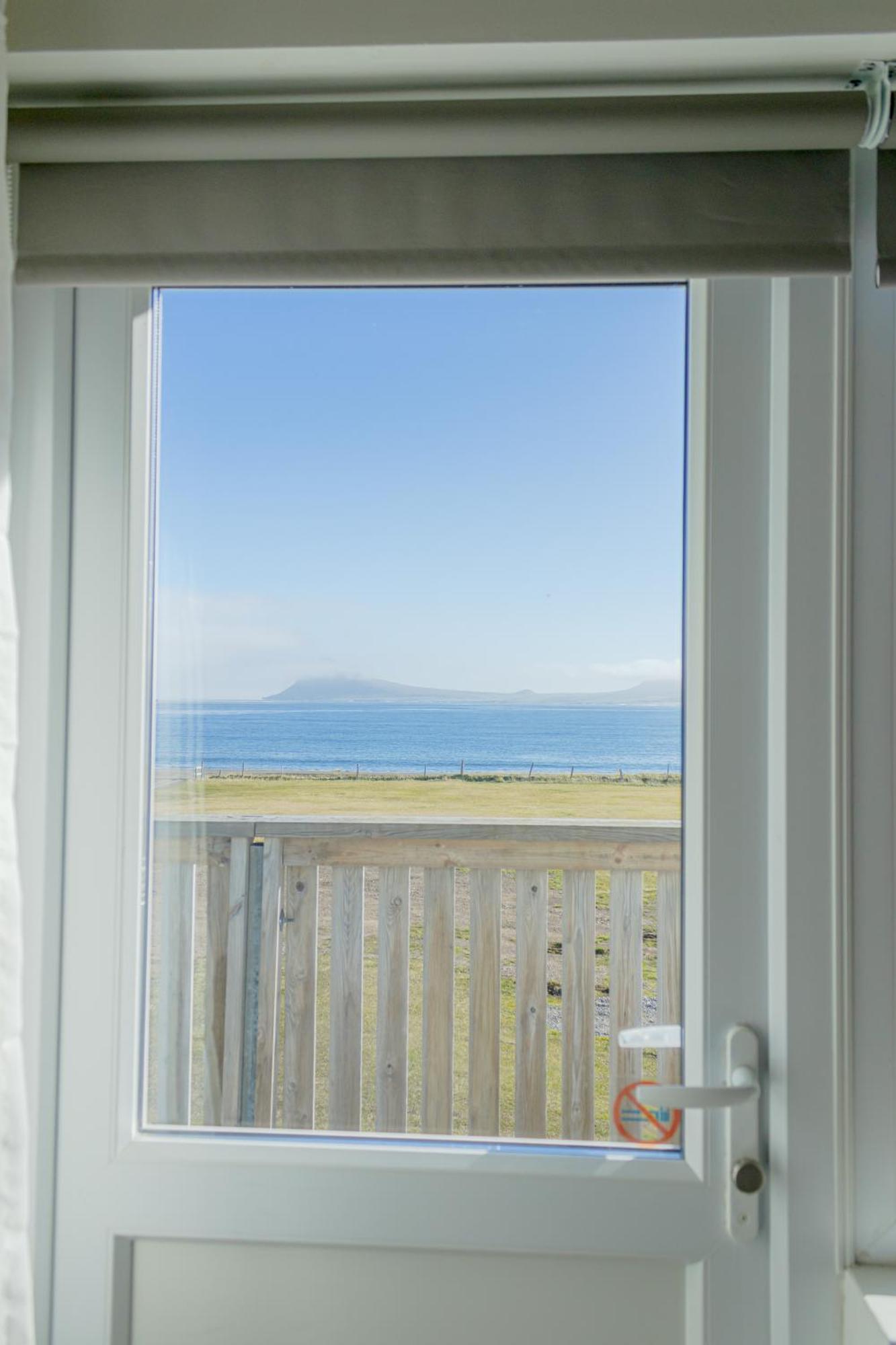 Urdartindur Guesthouse And Cottages Northurfjorthur Room photo